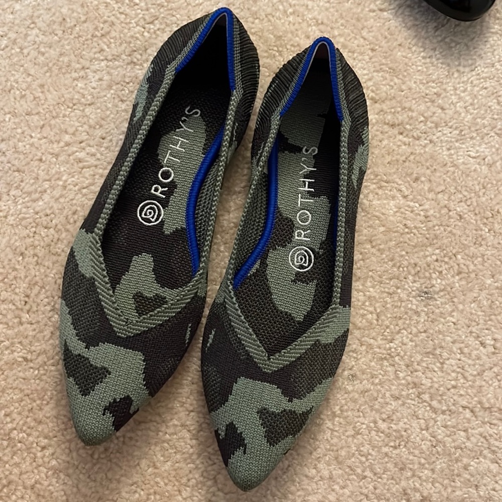 Rothy’s - pointed toe flats